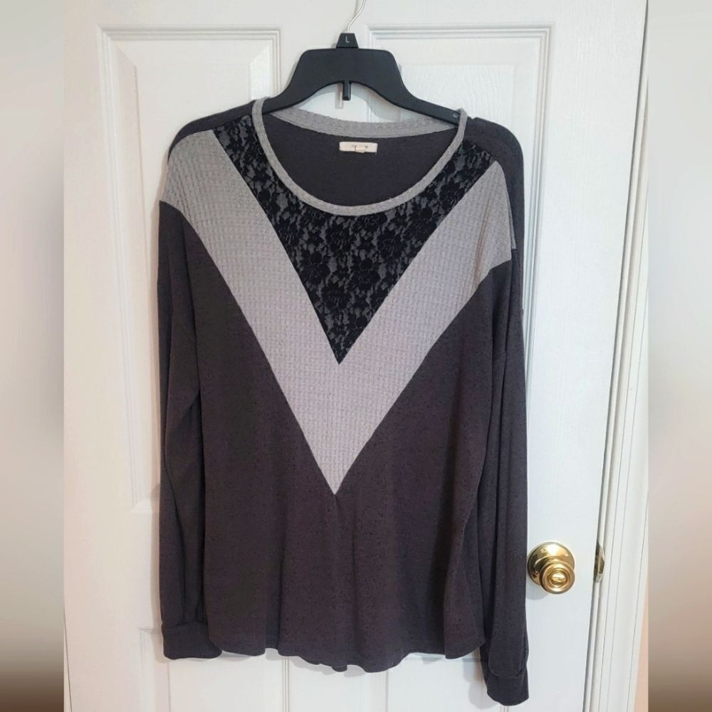 Maurices Gray and Black Lace Top Size L